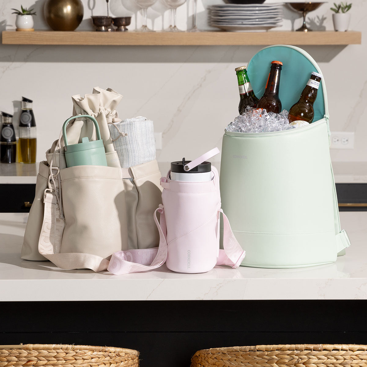 beverage-bucket-bag-l7 6c4793ad3b8e--group-lifestyle1.jpg